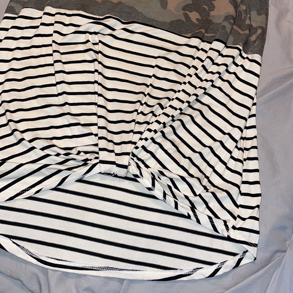 NWOT- 7th Ray- size small- camo/black white striped. Twist front top - Picture 2 of 9